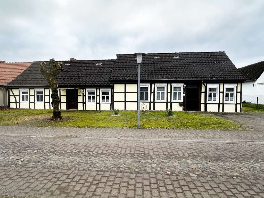Thumbnail-Haus zum Kaufen in Zethlingen 180.000,00 € 186 m²