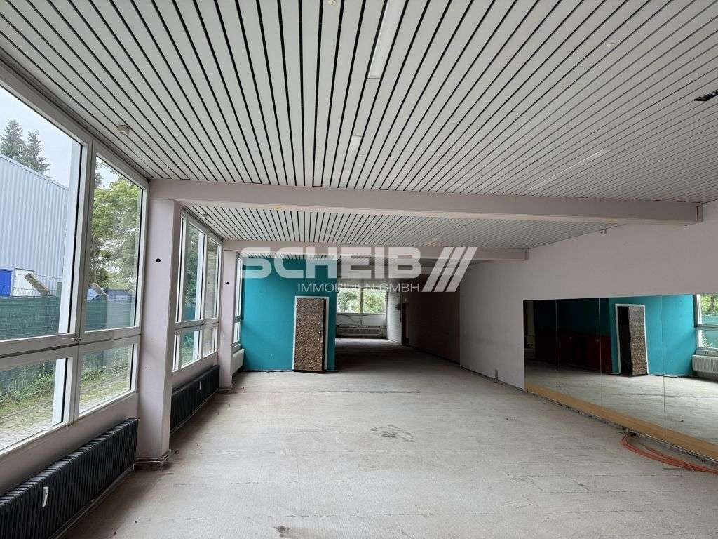 Thumbnail-Halle in Schwäbisch Hall 1.240,62 € 217.7 m²