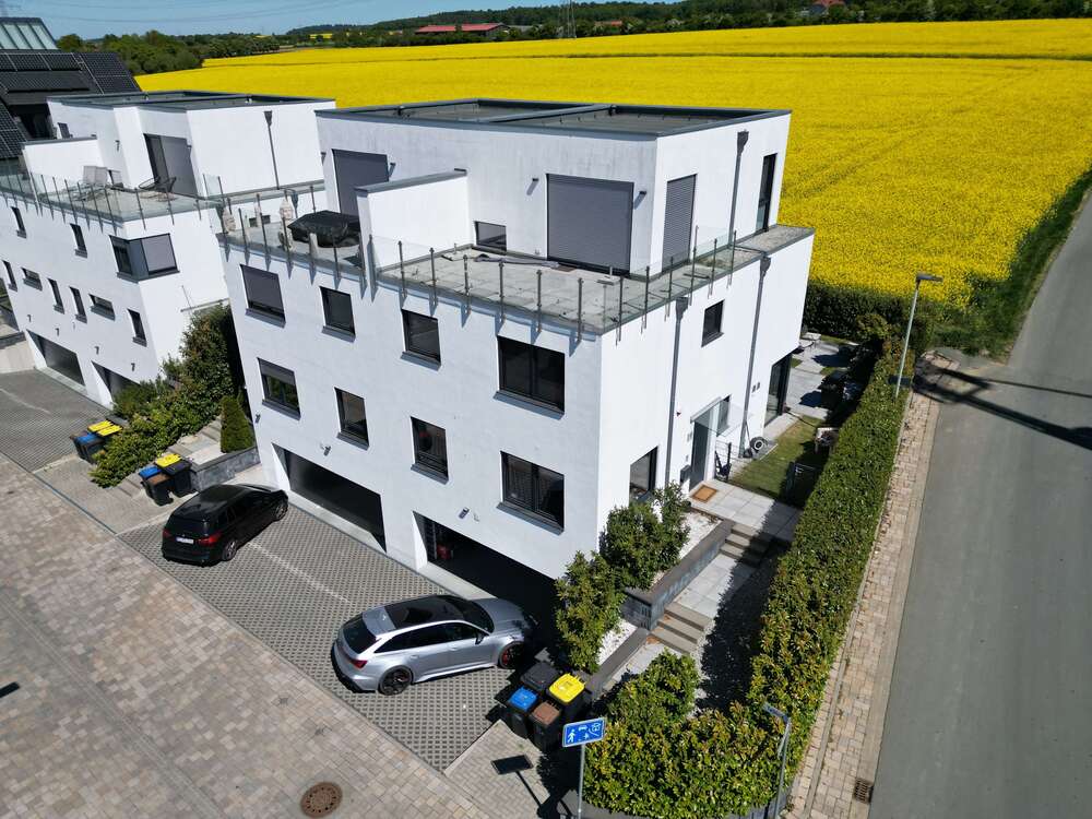 Thumbnail-Haus zum Mieten in Karben 2.960,00 € 185 m²