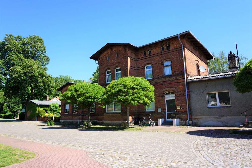 Thumbnail-Haus zum Kaufen in Wolmirsleben 59.000,00 € 222.2 m²