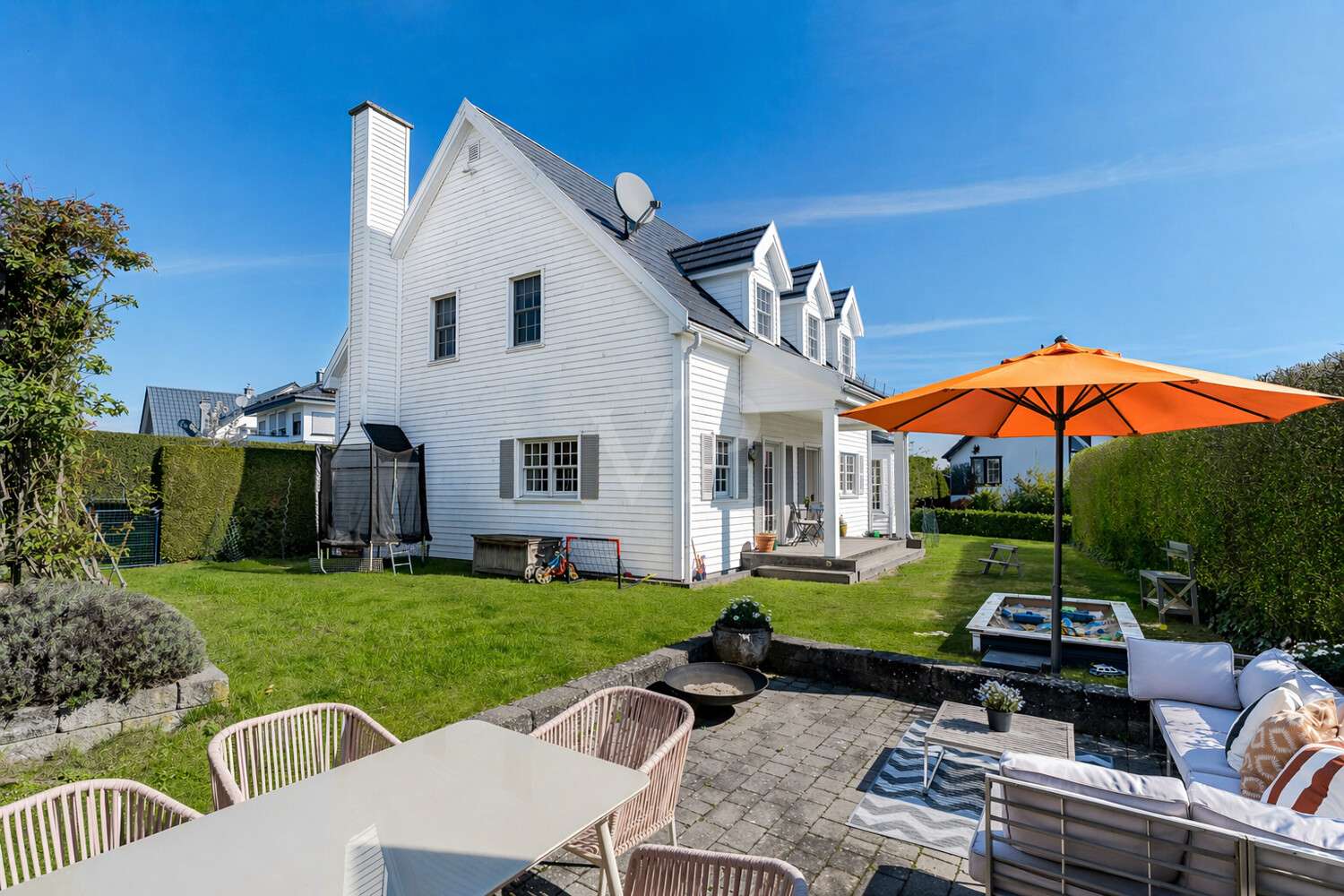 Thumbnail-Haus zum Kaufen in Wehrheim 1.150.000,00 € 198 m²