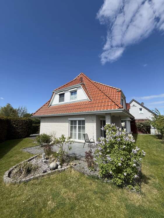 Thumbnail-Haus zum Mieten in Broderstorf 1.800,00 € 140 m²