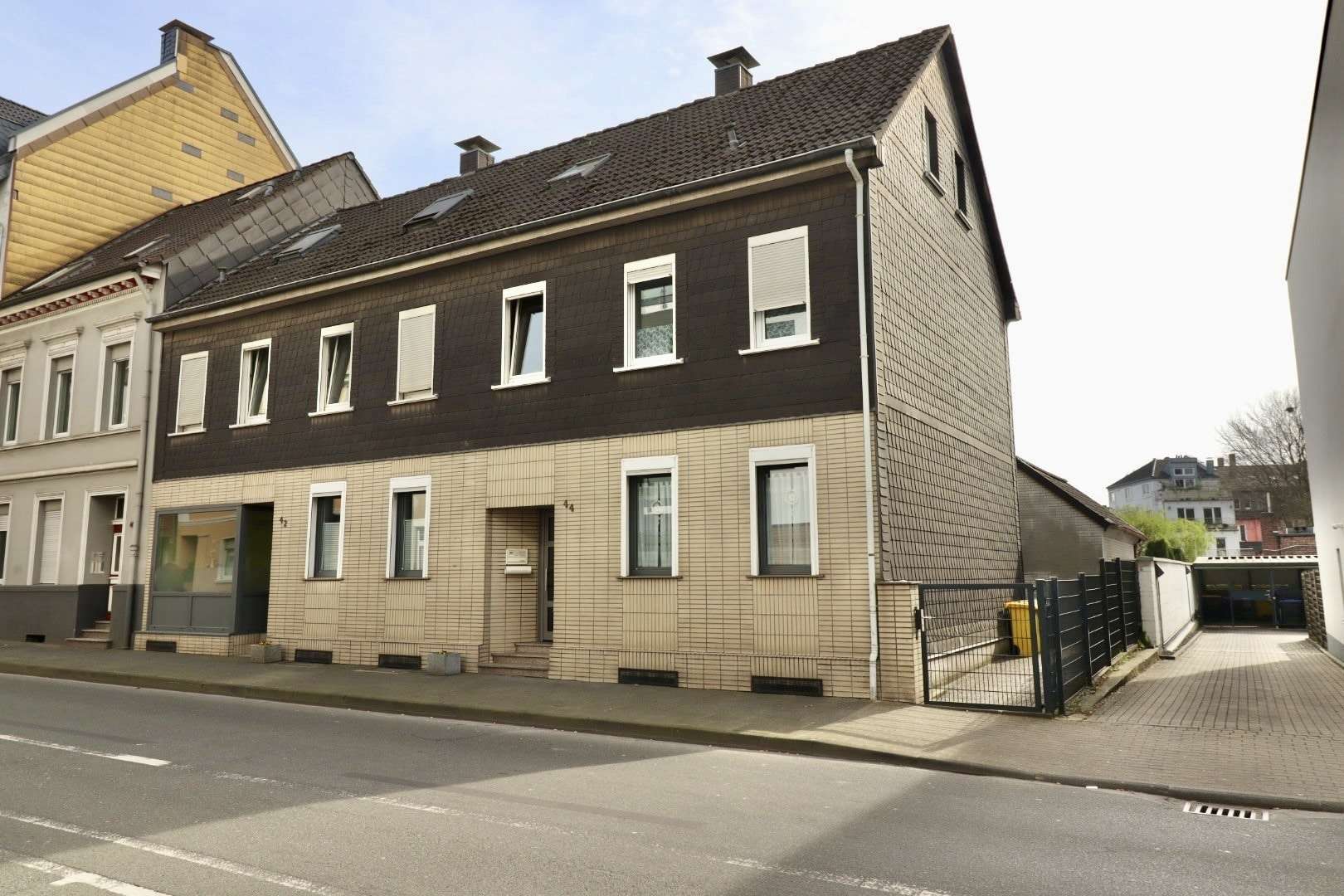 Thumbnail-Haus zum Kaufen in Solingen 469.000,00 € 246 m²