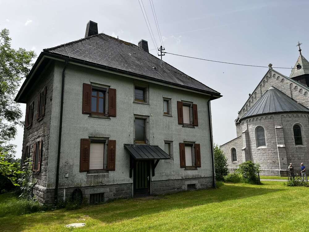 Thumbnail-Haus zum Kaufen in Dachsberg 150.000,00 € 155 m²