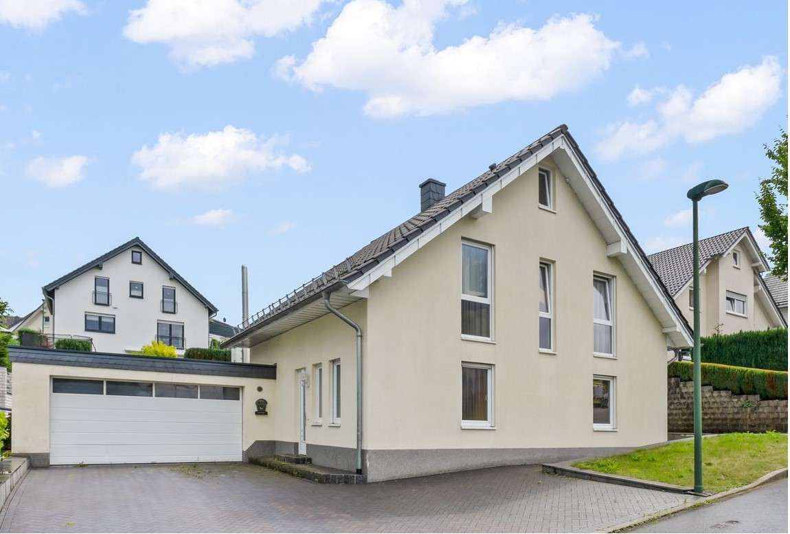 Thumbnail-Haus zum Kaufen in Attendorn 450.000,00 € 136.11 m²
