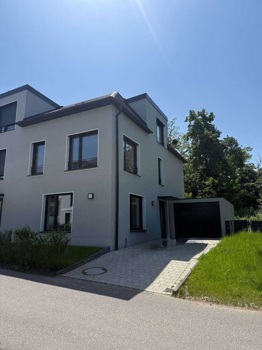 Thumbnail-Haus zum Mieten in Kerpen Türnich 2.470,00 € 159.5 m²
