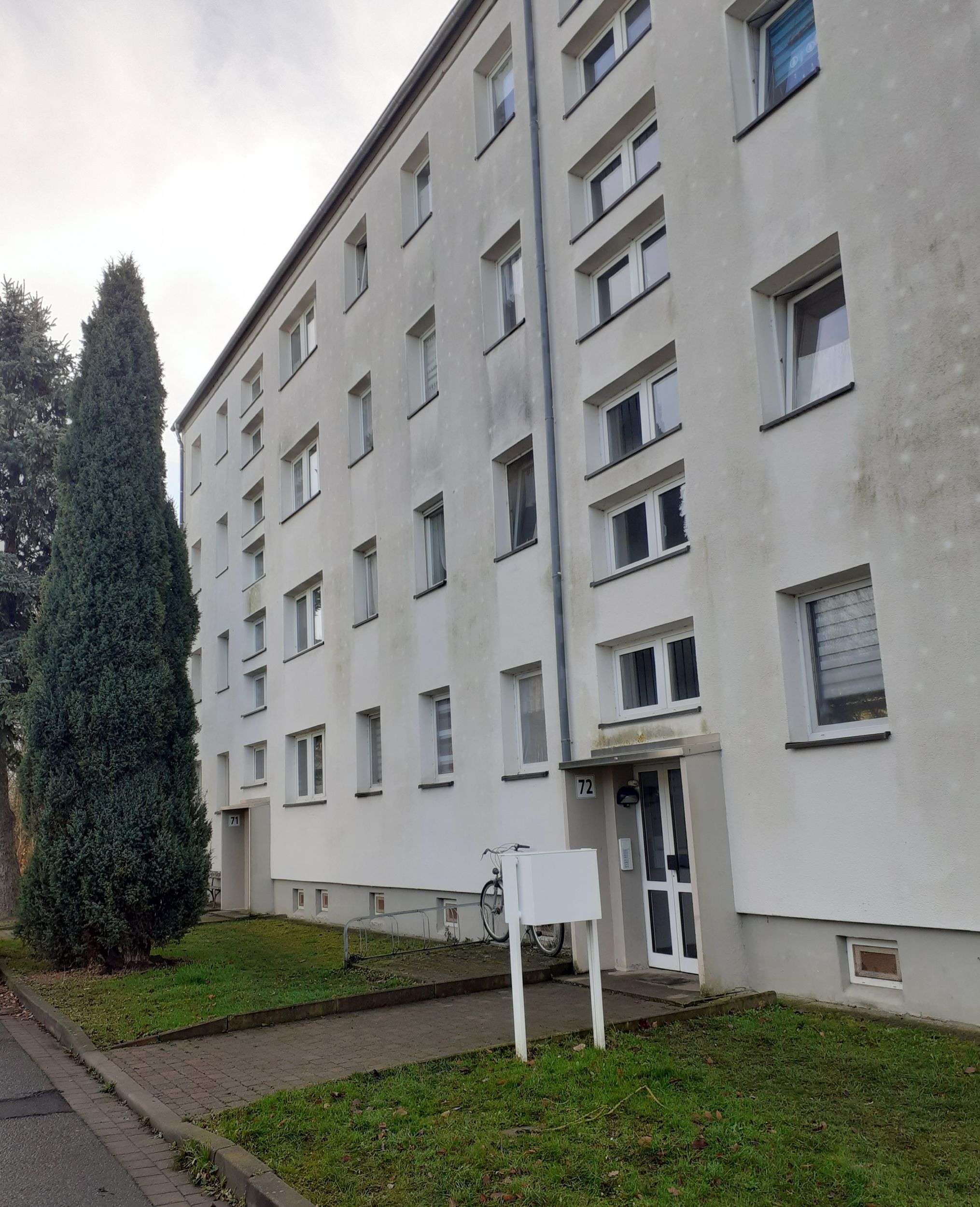 Thumbnail-Wohnung zum Mieten in Dachwig 225,00 € 32.1 m²