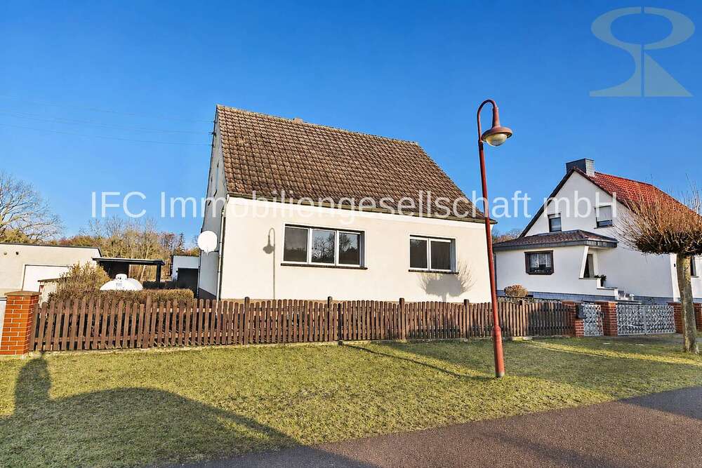 Thumbnail-Haus zum Kaufen in Coswig (Anhalt) 72.000,00 € 130 m²