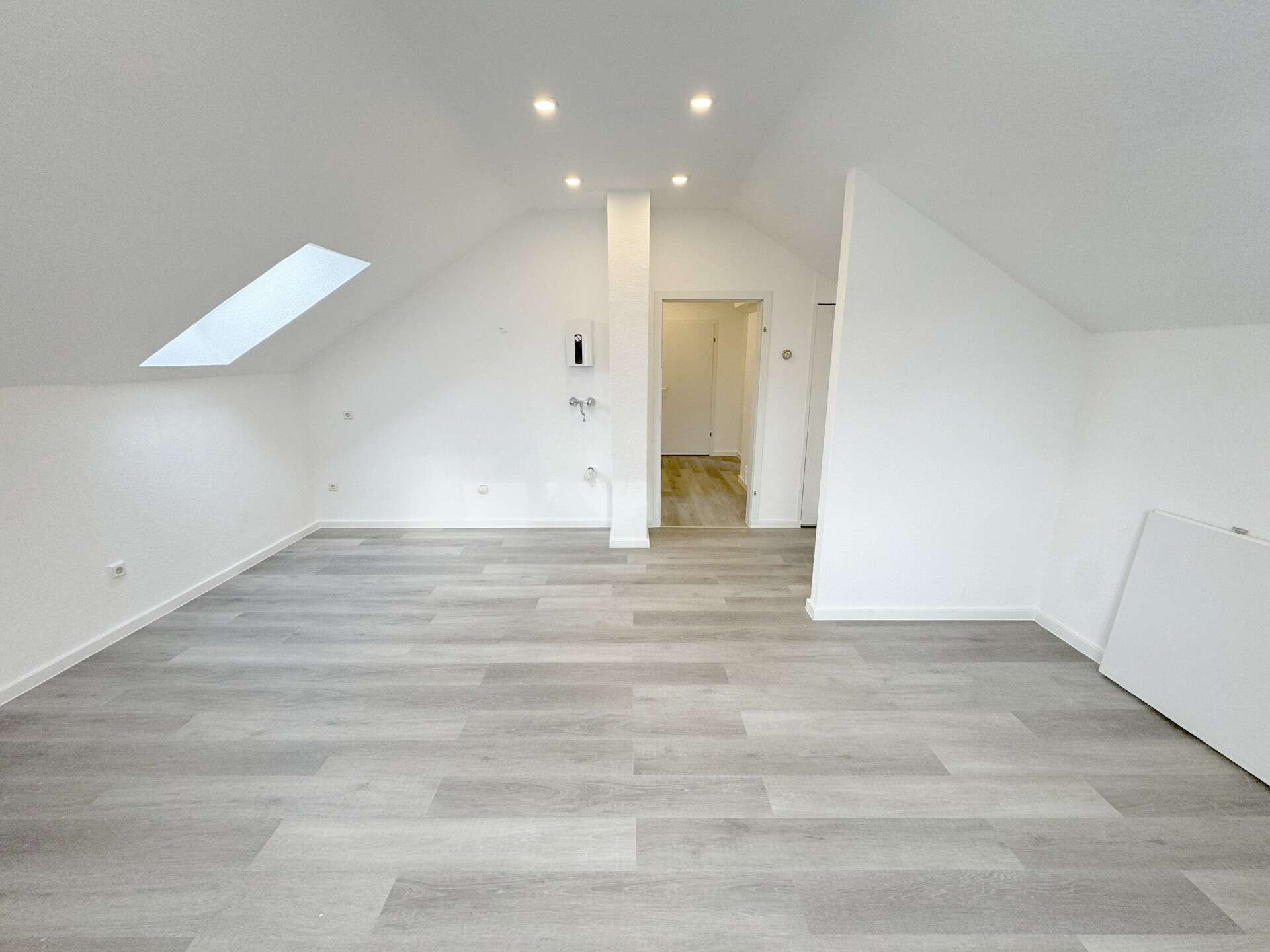 Thumbnail-Wohnung zum Kaufen in Lohmar 98.000,00 € 24.52 m²