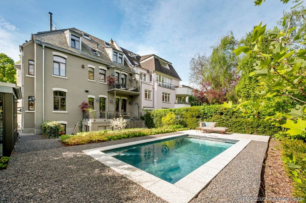 Thumbnail-Haus zum Kaufen in Frankfurt 5.850.000,00 € 421.89 m²