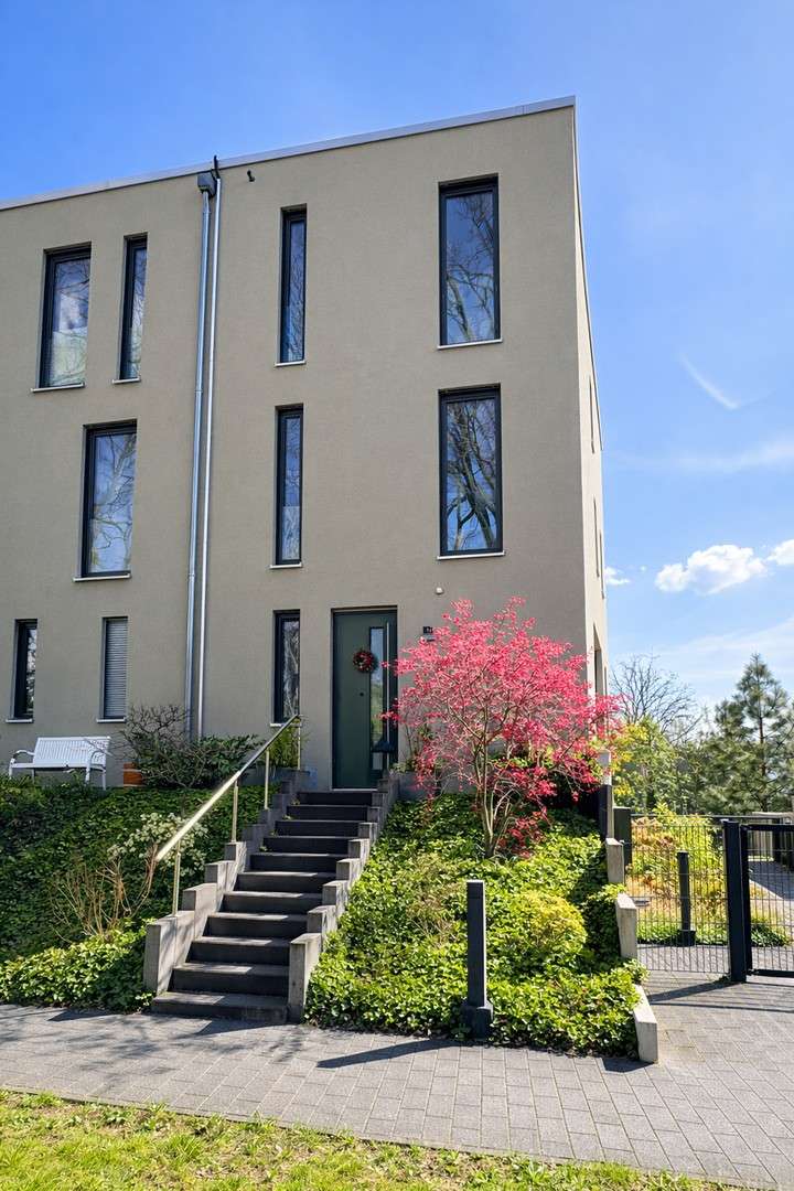 Thumbnail-Haus zum Kaufen in Potsdam 1.349.000,00 € 210 m²
