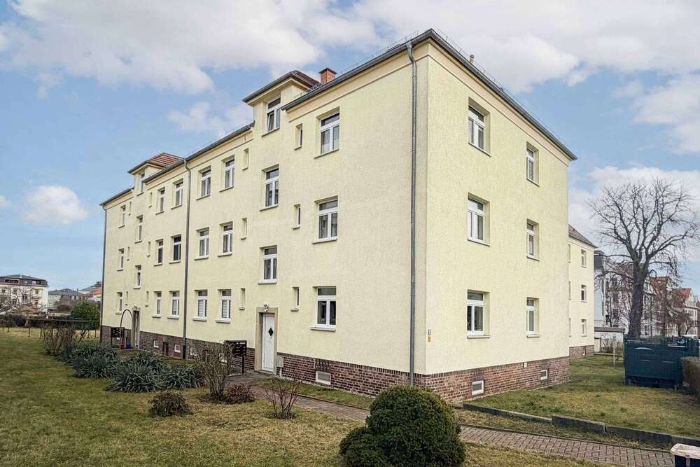 Thumbnail-Wohnung zum Kaufen in Dresden 125.000,00 € 58.02 m²