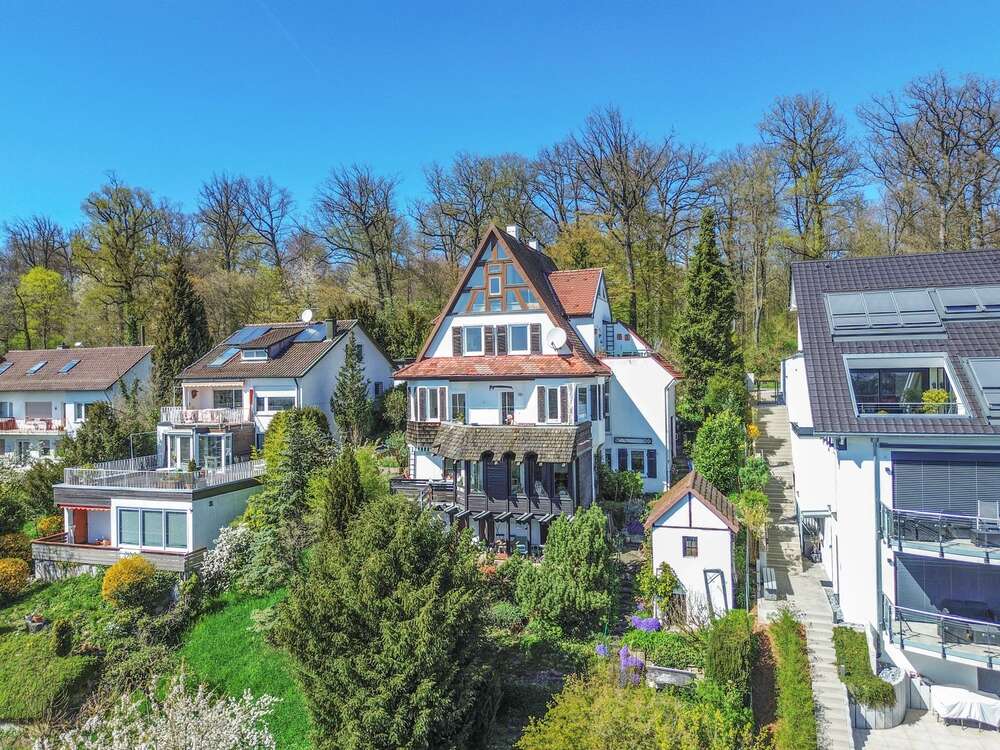 Thumbnail-Haus zum Kaufen in Stuttgart 1.400.000,00 € 240 m²