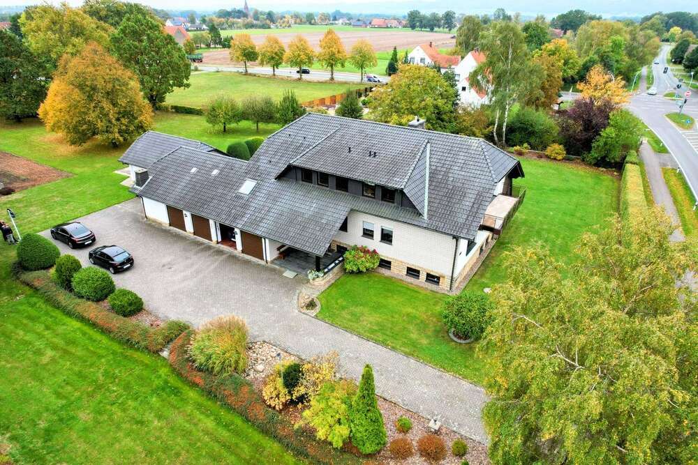 Thumbnail-Haus zum Kaufen in Espelkamp 499.000,00 € 270 m²