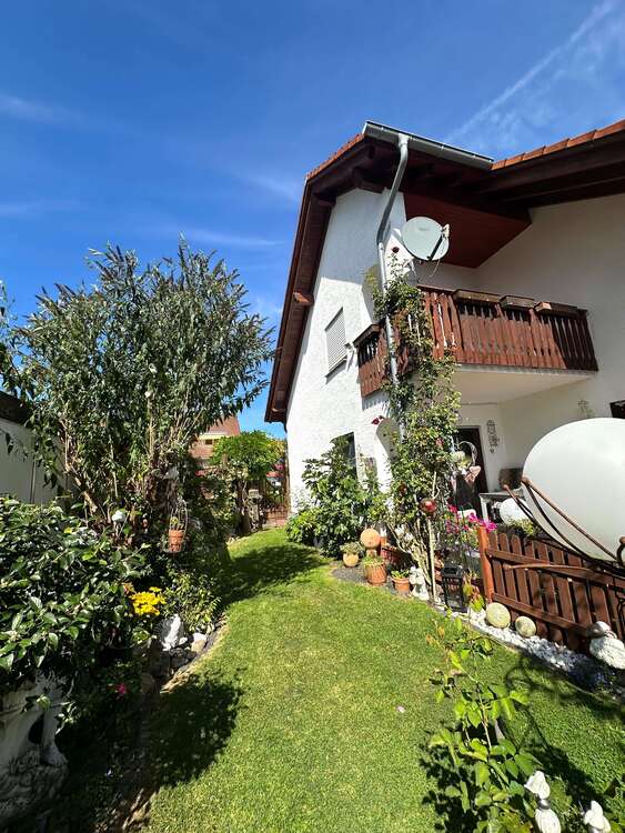 Thumbnail-Haus zum Kaufen in Gückingen 650.000,00 € 205.02 m²