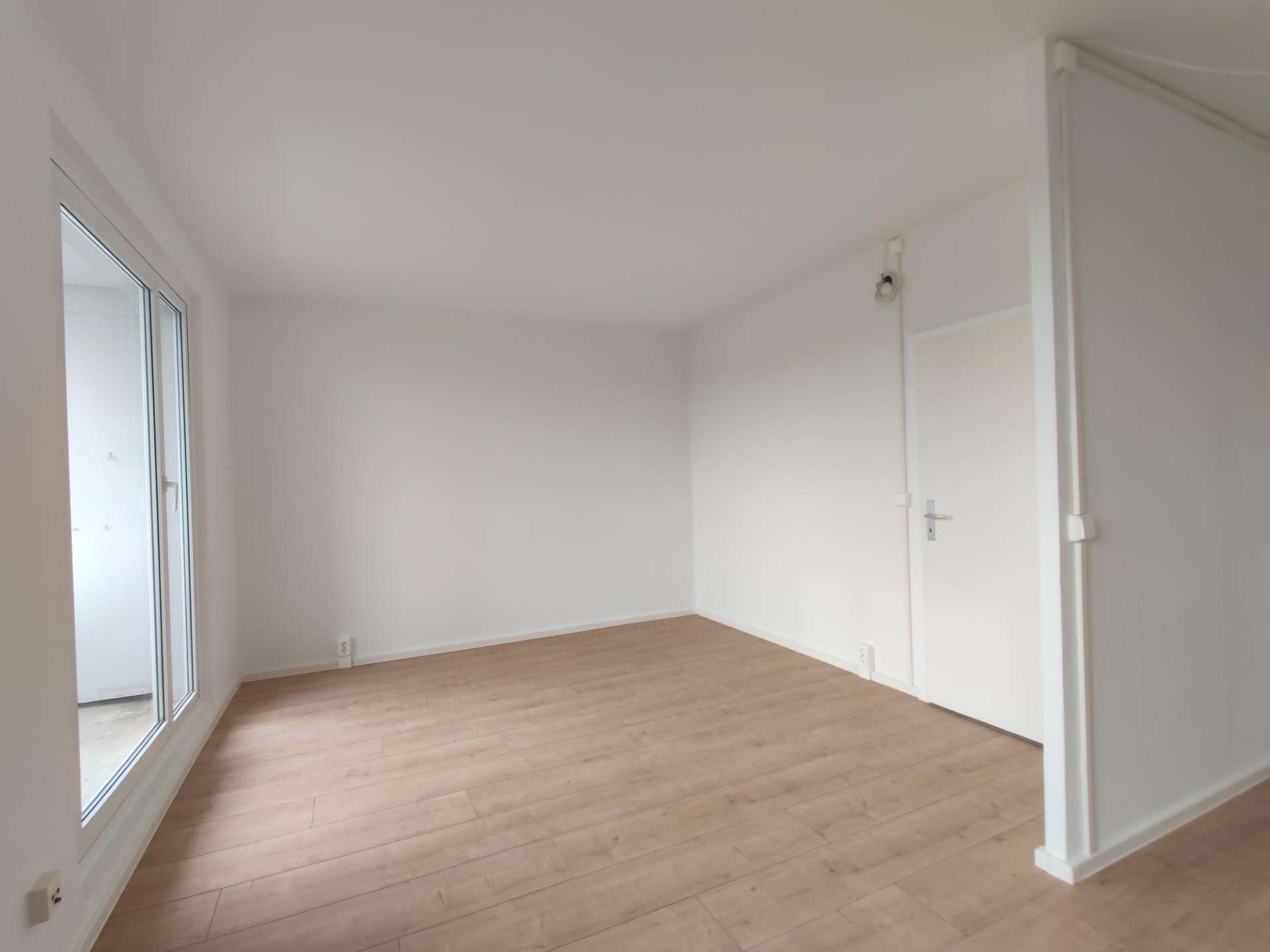 Thumbnail-Wohnung zum Mieten in Halle 450,00 € 59 m²