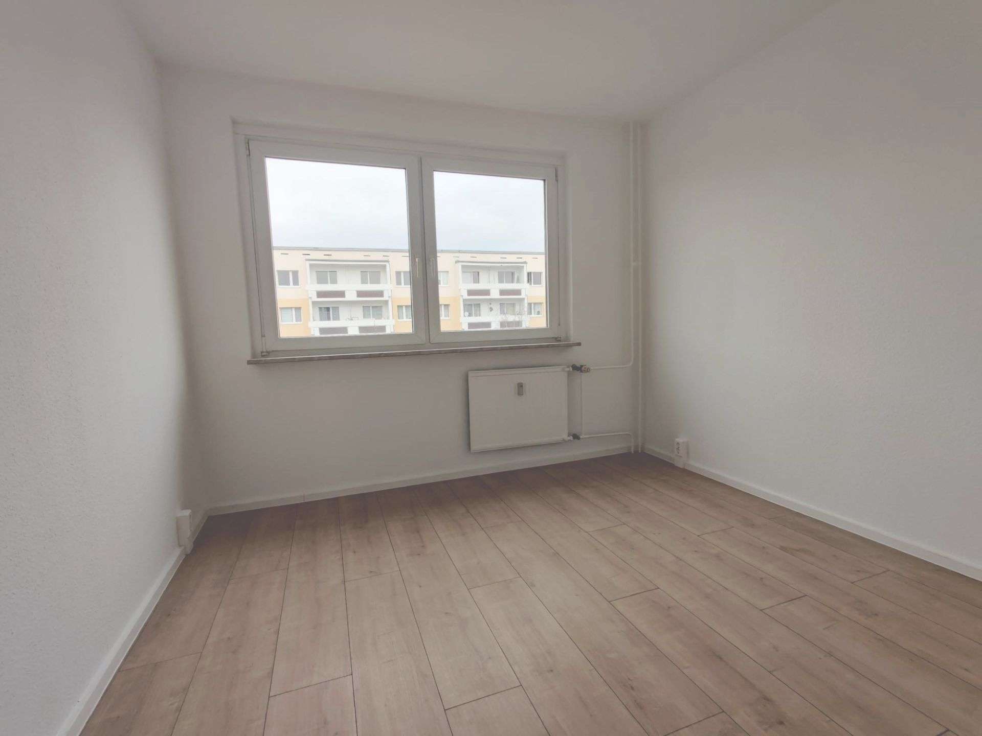 Thumbnail-Wohnung zum Mieten in Halle 400,00 € 59 m²