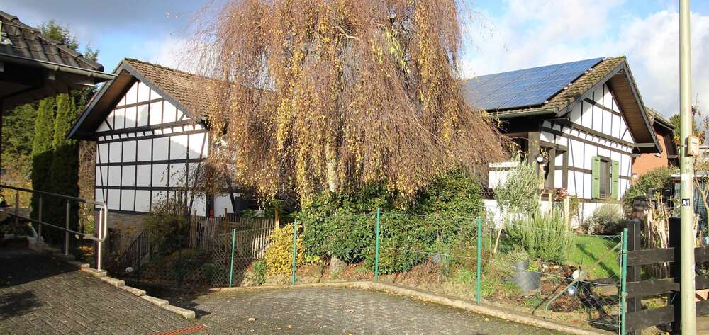 Thumbnail-Haus zum Kaufen in Lindlar 650.000,00 € 204 m²