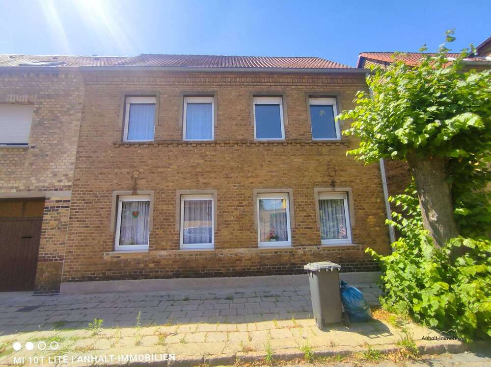 Thumbnail-Haus zum Kaufen in Bitterfeld-Wolfen OT Holzweißig 109.000,00 € 116.9 m²