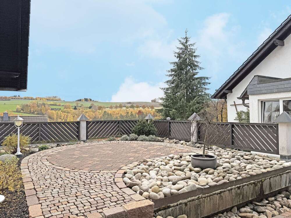 Thumbnail-Wohnung zum Kaufen in Sundern (Sauerland) 258.000,00 € 136 m²