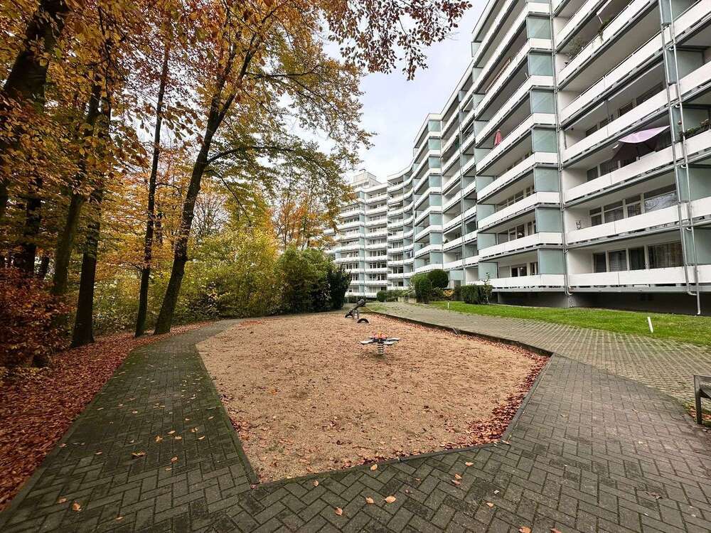 Thumbnail-Wohnung zum Kaufen in Bergisch Gladbach 125.000,00 € 61.34 m²