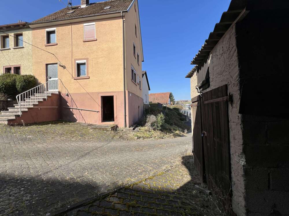 Thumbnail-Haus zum Kaufen in Esselbach 52.000,00 € 65 m²