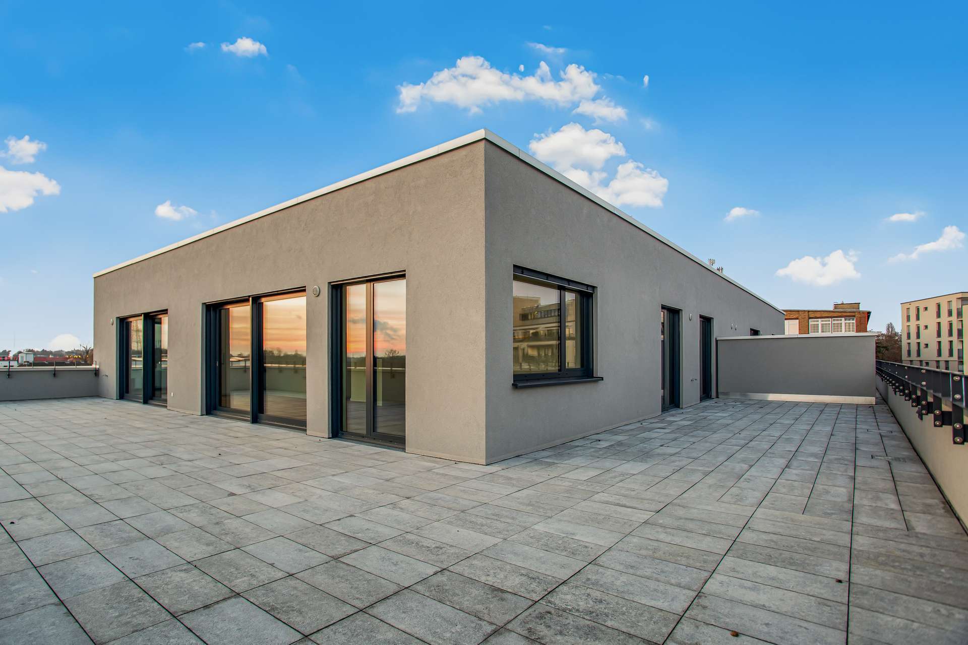 Thumbnail-Wohnung zum Kaufen in Frankfurt am Main 2.210.000,00 € 270.85 m²