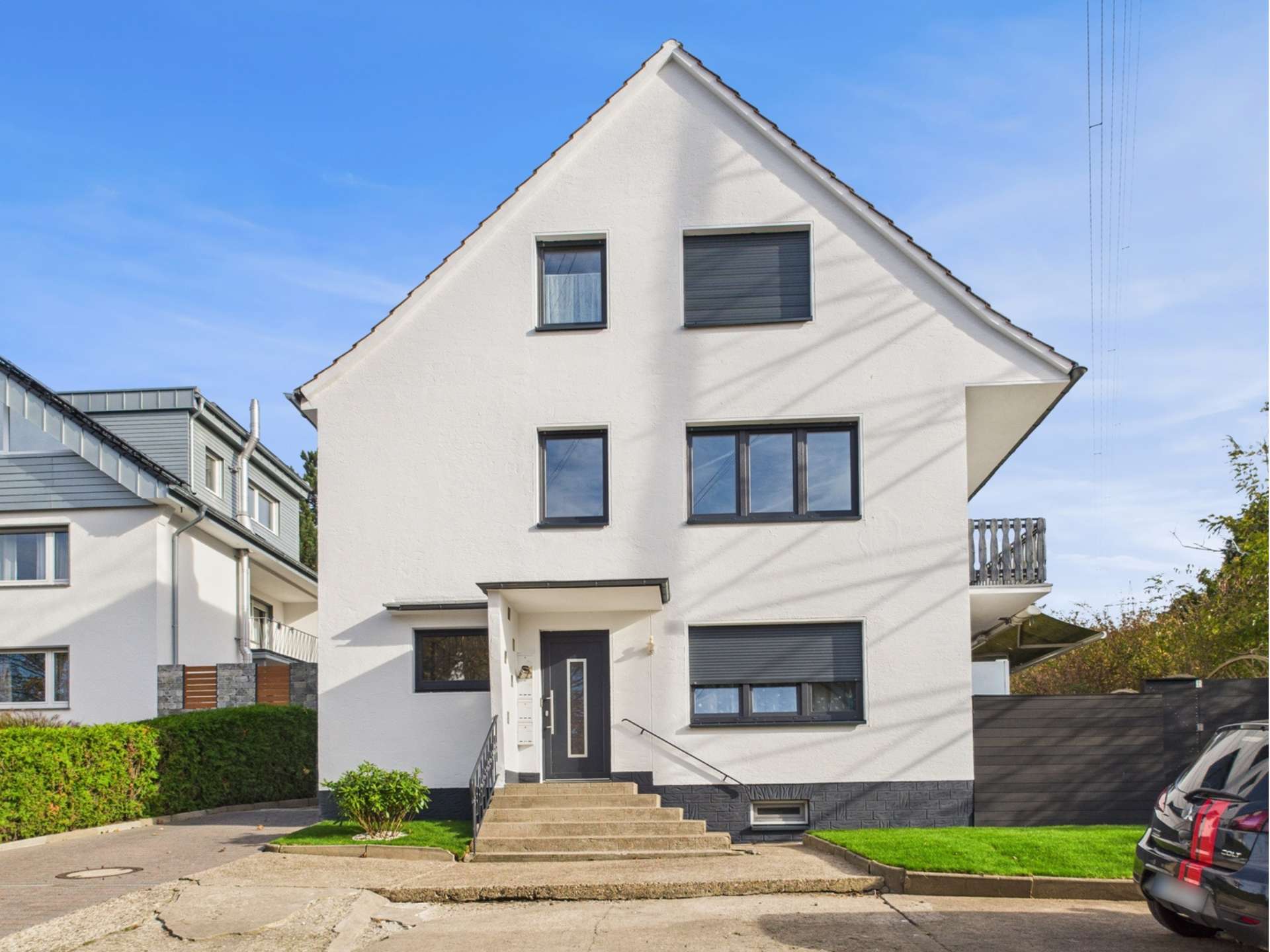 Thumbnail-Haus zum Kaufen in Niederkassel Rheidt 748.000,00 € 220 m²