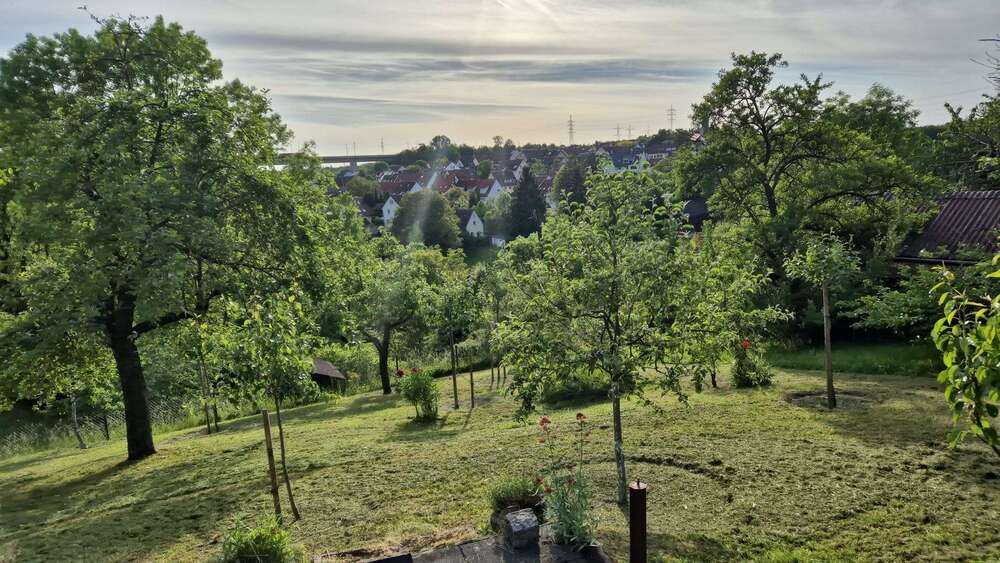 Thumbnail-Grundstück zu verkaufen in Stuttgart-ZuffenhausenZazenhausen 60.000,00 € 898 m²