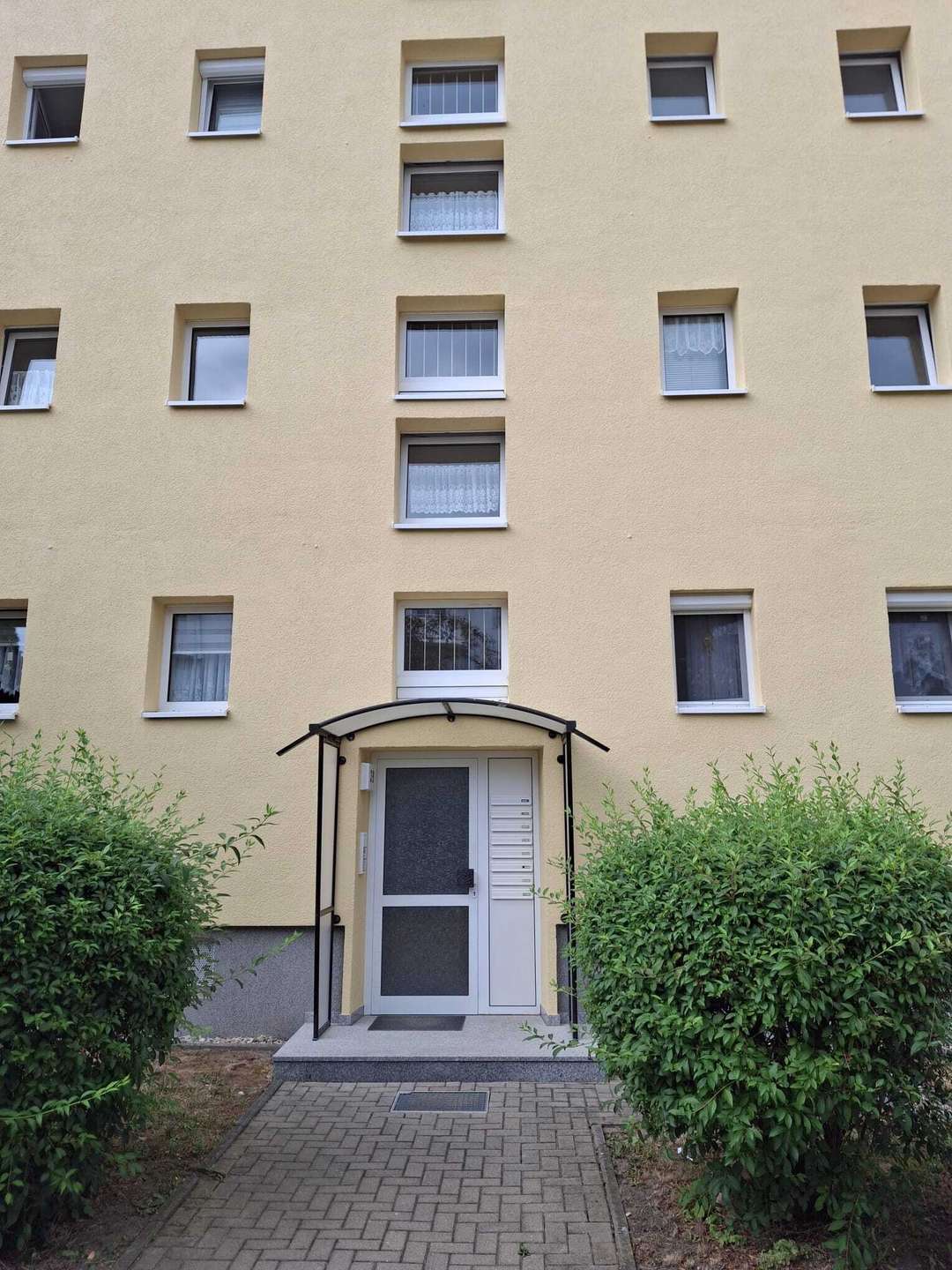 Thumbnail-Wohnung zum Kaufen in Weißenfels 68.000,00 € 65 m²