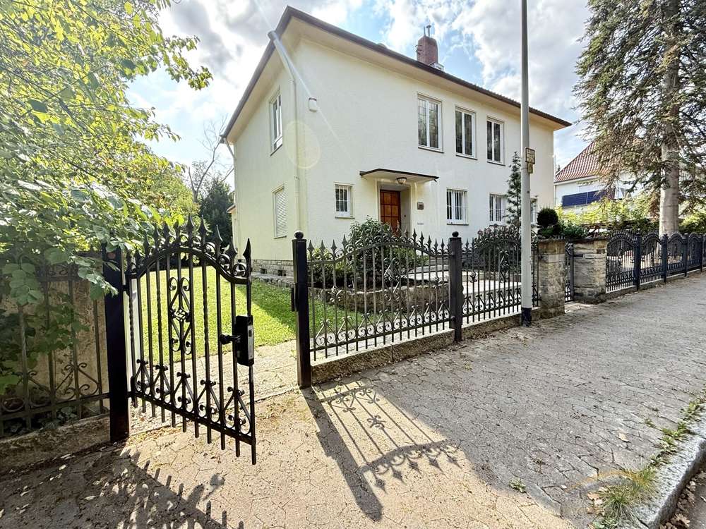 Thumbnail-Haus zum Kaufen in Hannover Badenstedt 829.000,00 € 305 m²