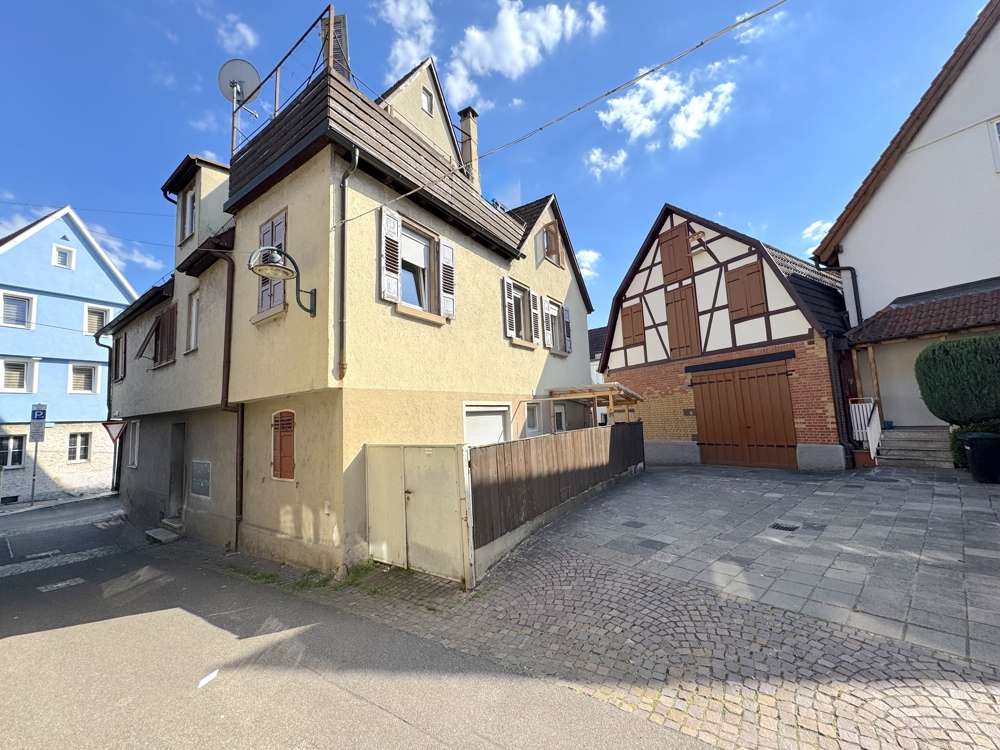 Thumbnail-Haus zum Kaufen in Stuttgart 695.000,00 € 317 m²