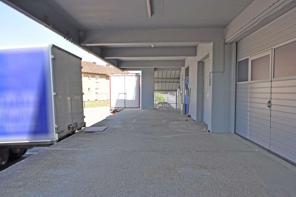 Thumbnail-Halle in Langweid-Foret 2.500,00 € 1276 m²