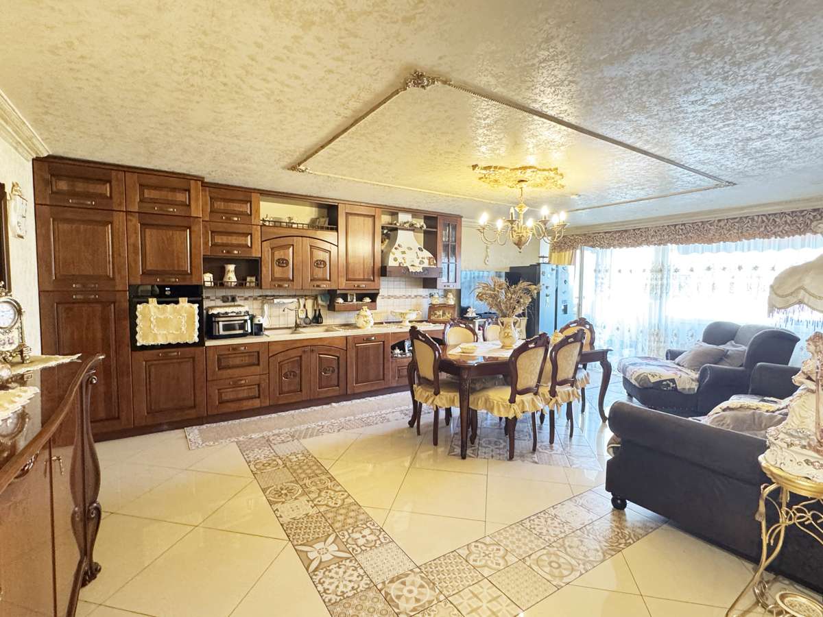 Thumbnail-Wohnung zum Kaufen in Köln 299.000,00 € 96 m²