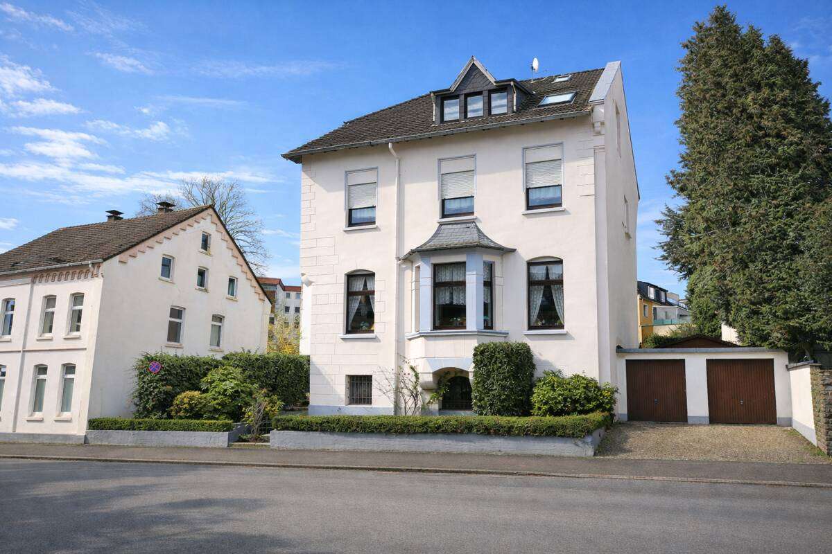 Thumbnail-Haus zum Kaufen in Solingen 425.000,00 € 276 m²