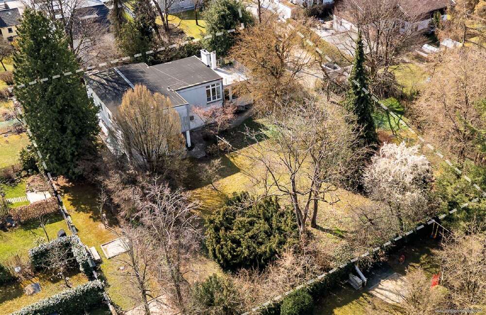 Thumbnail-Grundstück zu verkaufen in München 3.000.000,00 € 2610 m²