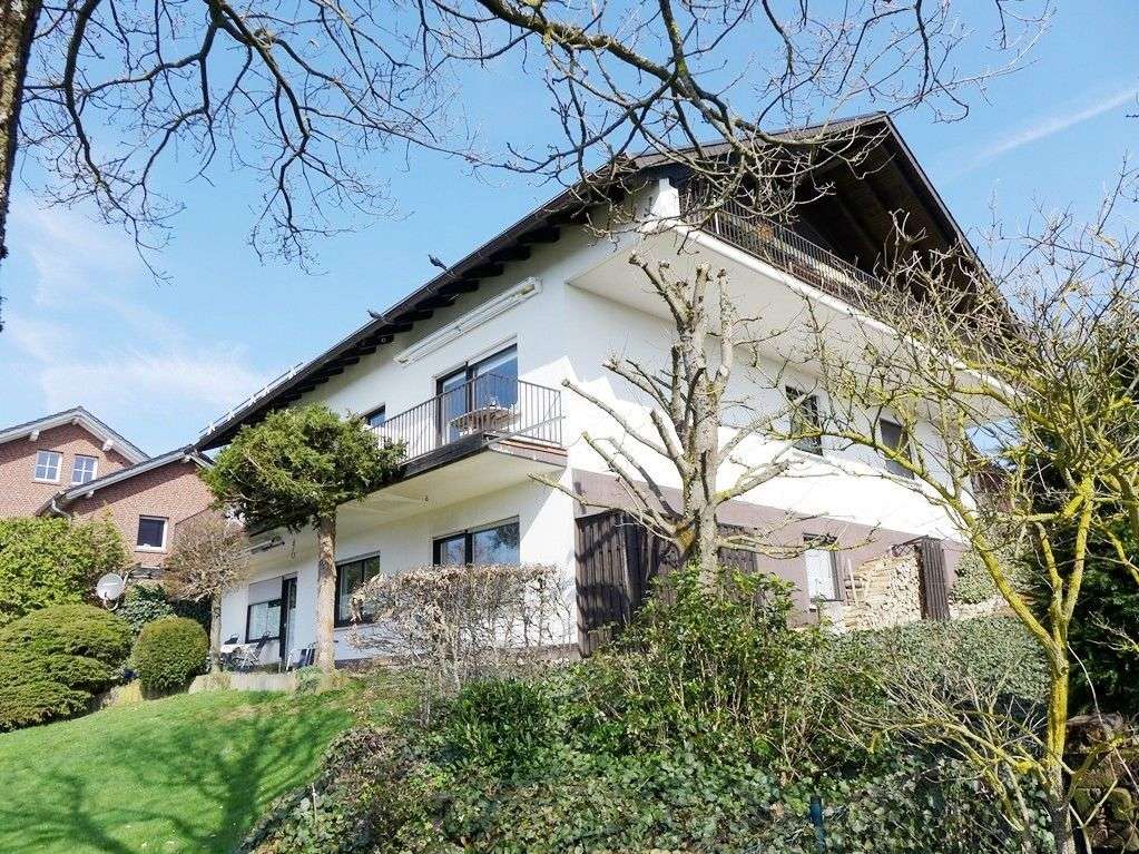 Thumbnail-Haus zum Kaufen in Bischoffen 395.000,00 € 284.82 m²