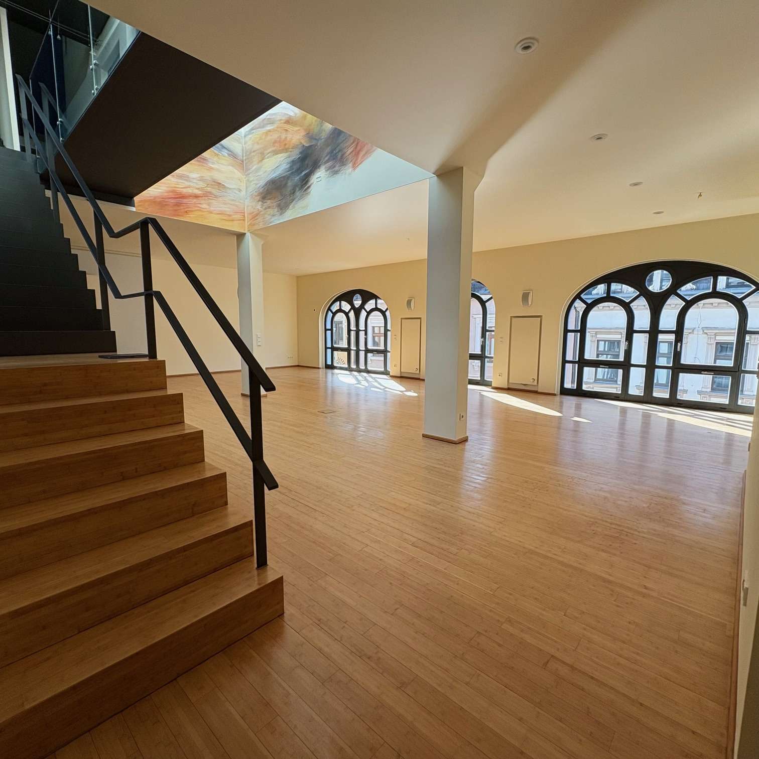 Thumbnail-Wohnung zum Mieten in Zwickau 2.400,00 € 360 m²