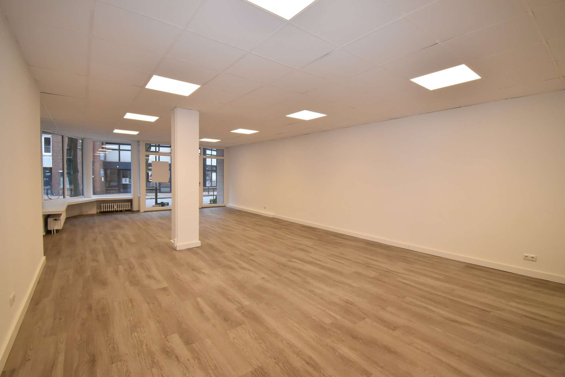 Thumbnail-Einzelhandel in Wedel 1.100,00 € 82 m²