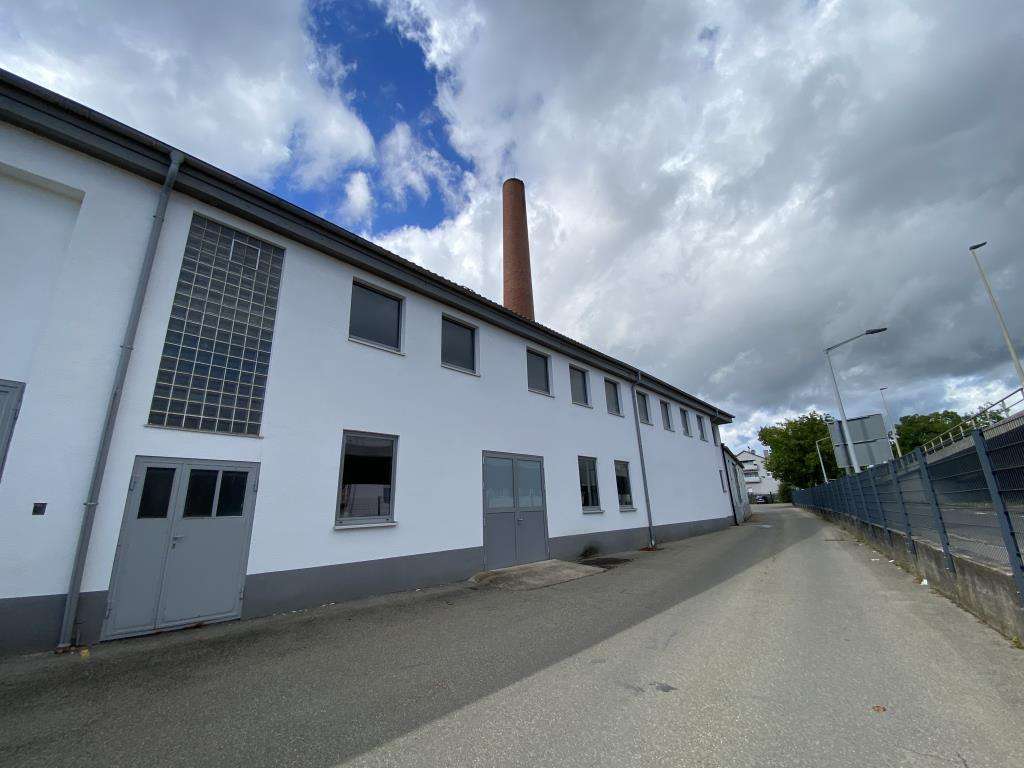 Thumbnail-Halle in Villingen-Schwenningen 3.600,00 € 328 m²