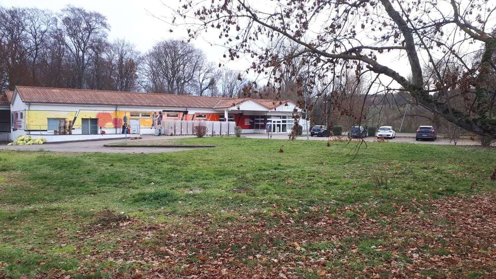 Thumbnail-Einzelhandel in Blankenhain 2.200,00 € 608 m²