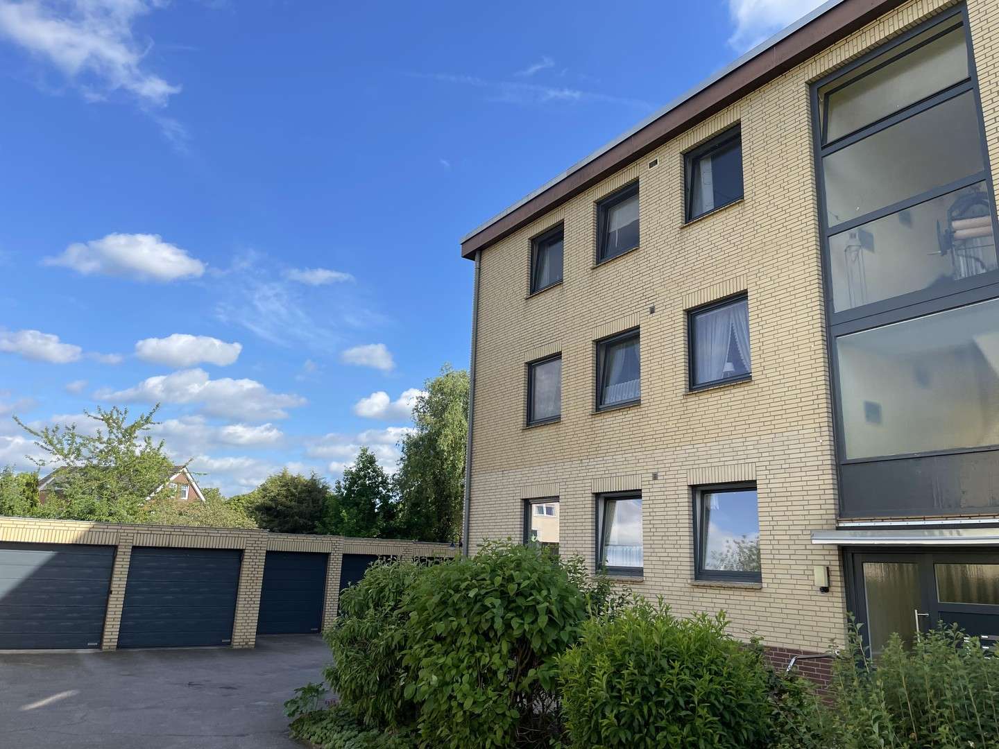 Thumbnail-Wohnung zum Kaufen in Bad Schwartau 328.000,00 € 97 m²
