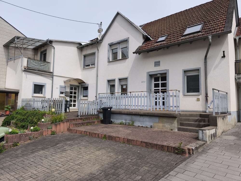 Thumbnail-Haus zum Kaufen in Fischbach 129.000,00 € 180 m²