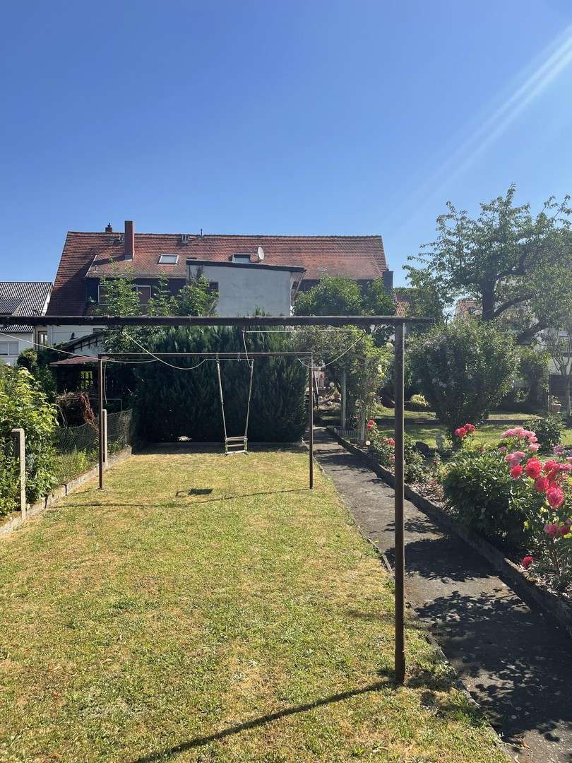 Thumbnail-Haus zum Kaufen in Frankfurt 640.000,00 € 170 m²