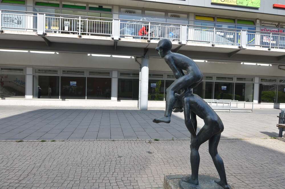 Thumbnail-Einzelhandel in HalleSaale 3.000,00 € 562 m²