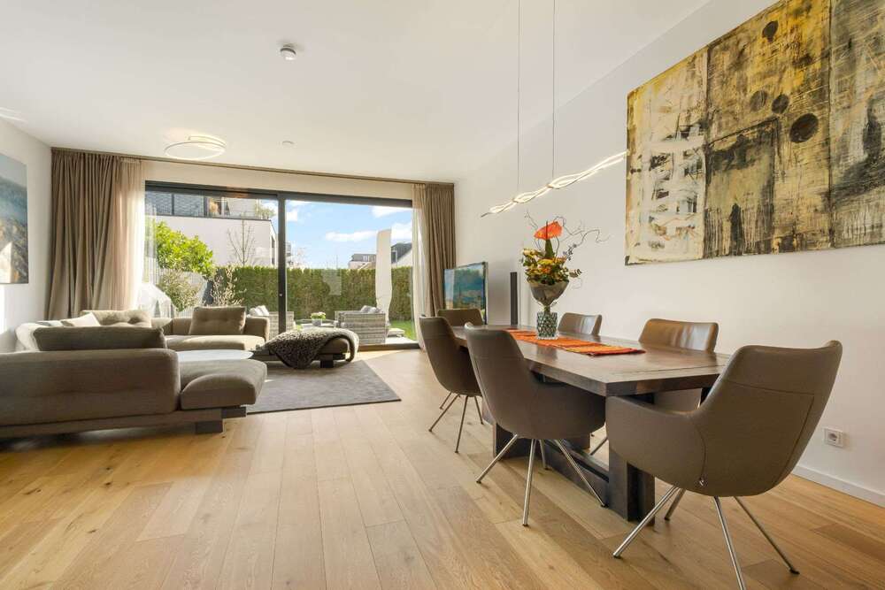 Thumbnail-Haus zum Kaufen in Düsseldorf 1.990.000,00 € 221 m²