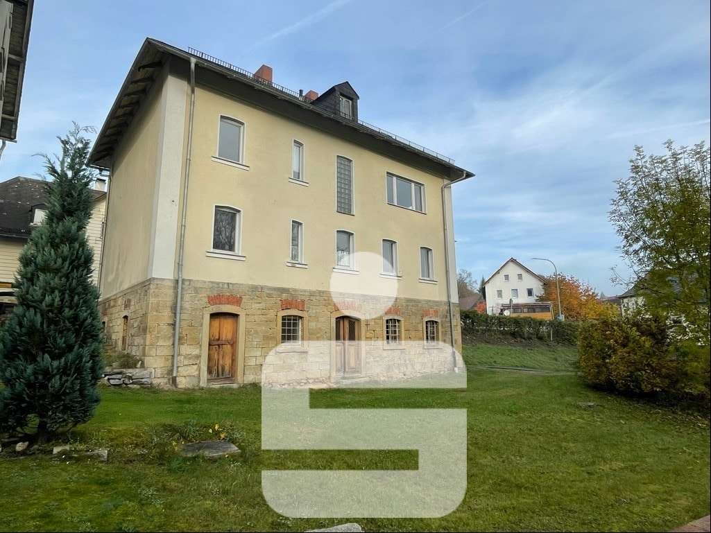 Thumbnail-Haus zum Kaufen in Arzberg 55.000,00 € 150 m²