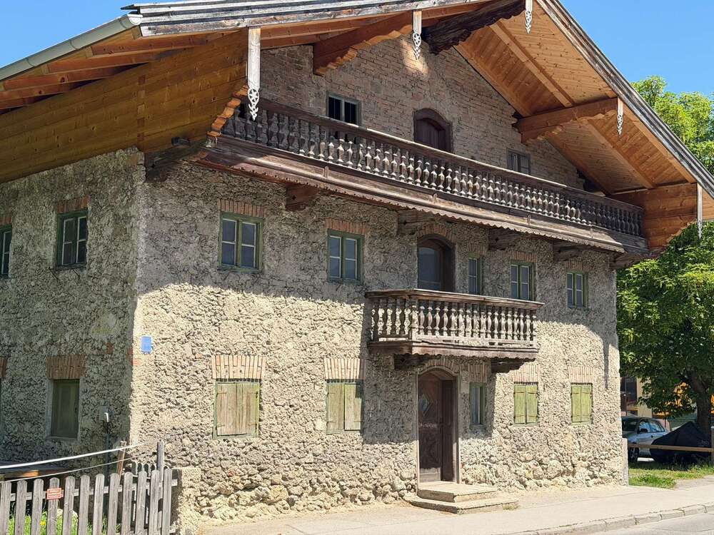 Thumbnail-Haus zum Kaufen in Brannenburg 370.000,00 € 220 m²
