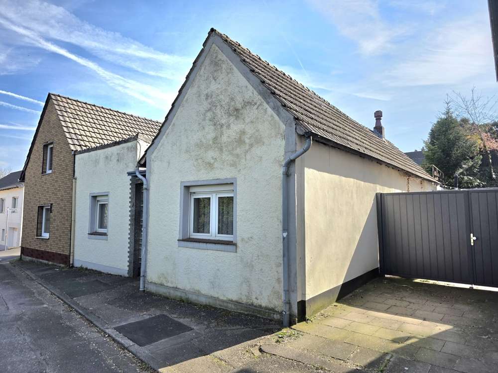 Thumbnail-Haus zum Kaufen in Bergheim 115.000,00 € 88 m²