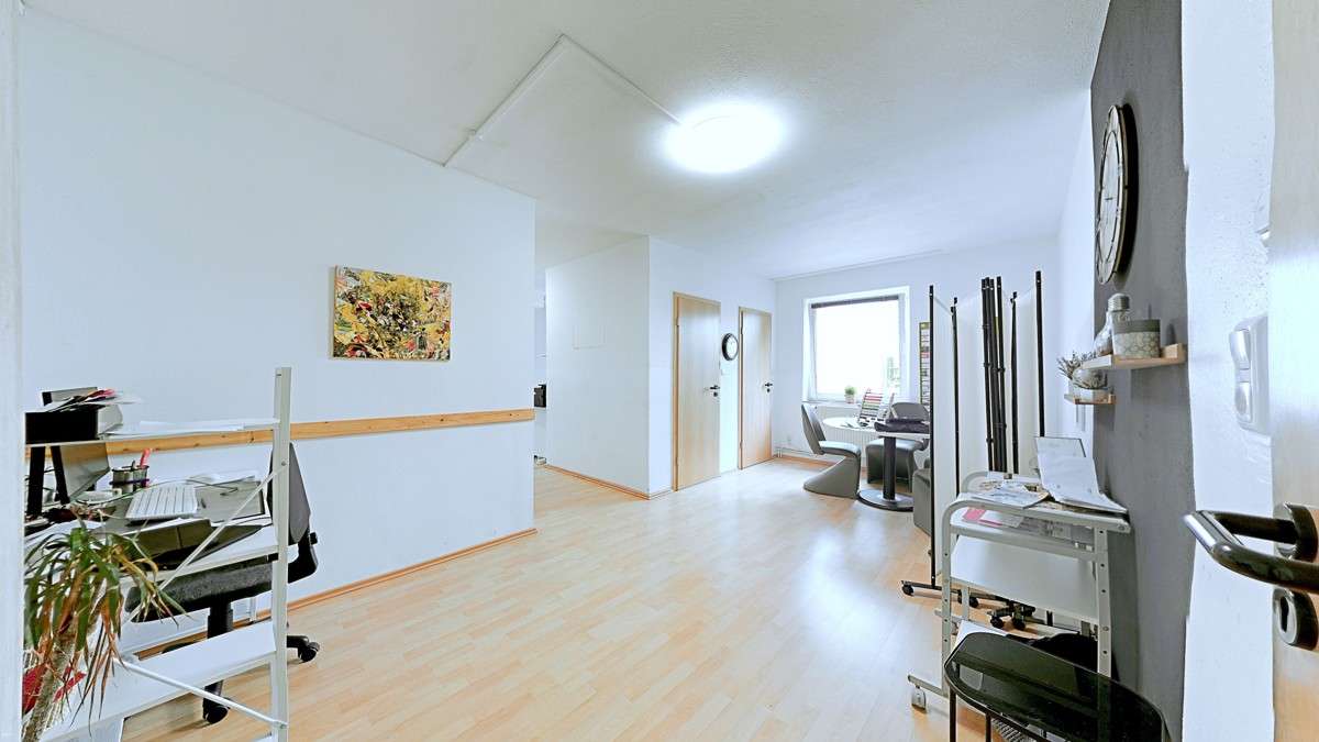 Thumbnail-Büro in Varel 495,00 € 61.23 m²